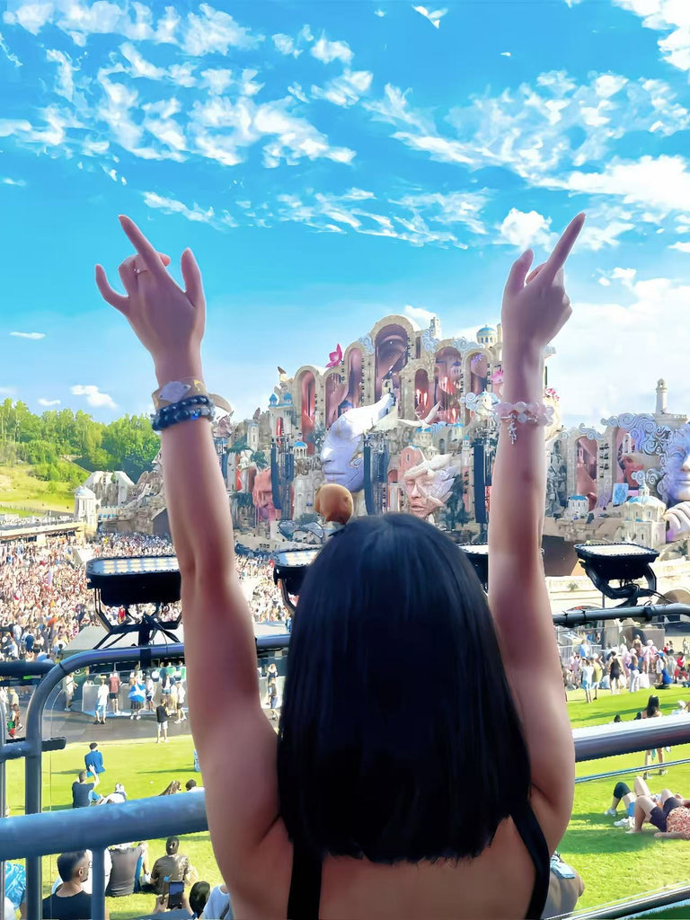 Wear The Energy    Live The Moments